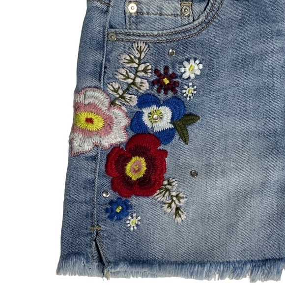 Indigo Rein Jean Shorts Embroidered Boho Flower Frayed Retro Hippy Junior SZ 3 - Picture 4 of 13